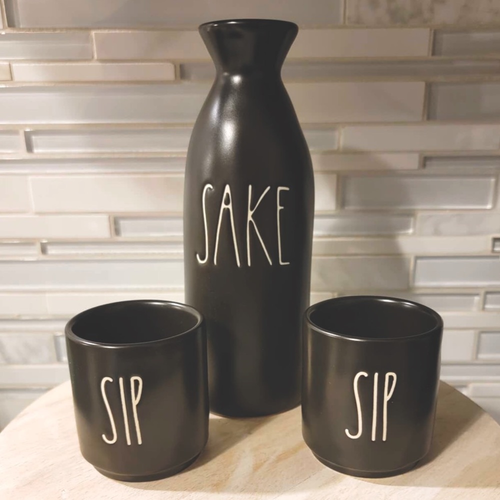 Rae Dunn Sake Sipping Set